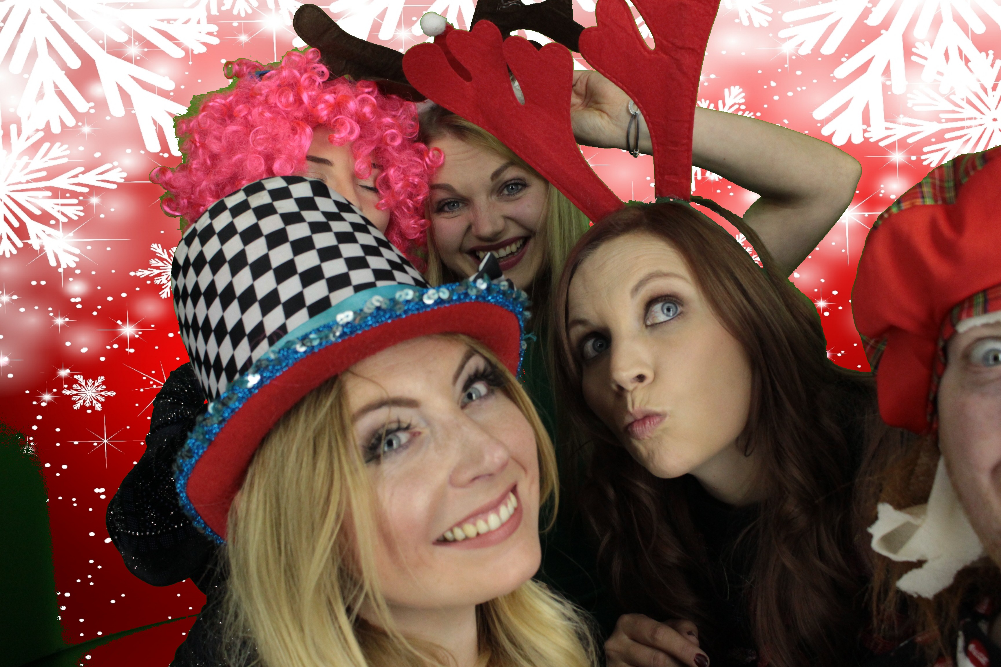 One Line Christmas Party | View more photos from the event at gallery.myphotoboothexperience.co.uk/u/MyPhotoBoothExperienceLtd/One-Line-Christmas-Party